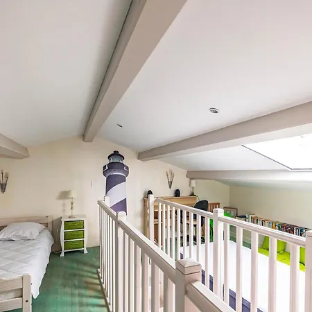 Maison Agreable Avec Jardinet بيت للعطل *