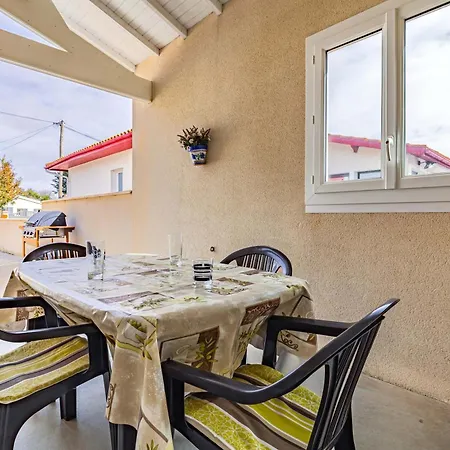 Сasa de vacaciones Maison Agreable Avec Jardinet