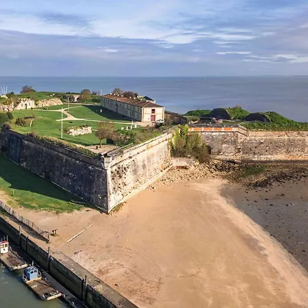 Hébergement de vacances Maison Avec Jardinet Le Château-dʼOléron