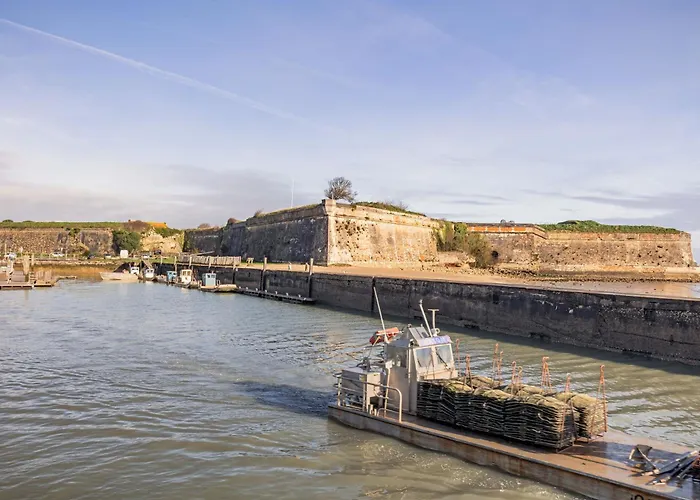 Maison Agreable Avec Jardinet *