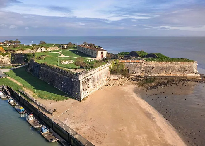 بيت للعطل Maison Agreable Avec Jardinet *