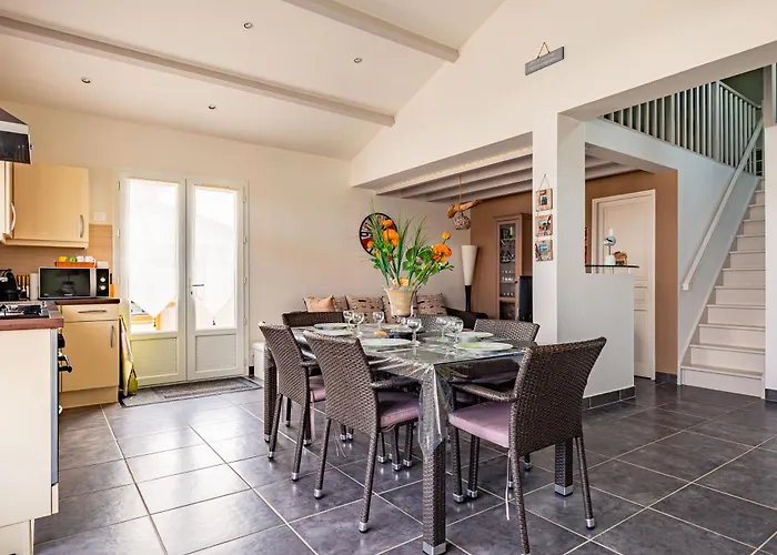 Maison Agreable Avec Jardinet بيت للعطل Le Château-dʼOléron