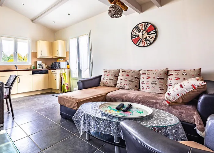 Maison Agreable Avec Jardinet