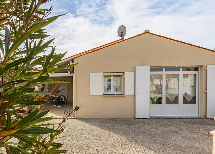 Maison Agreable Avec Jardinet بيت للعطل *